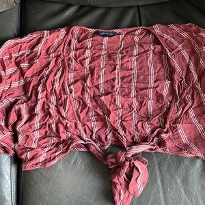 American Eagle size medium front tie shirt